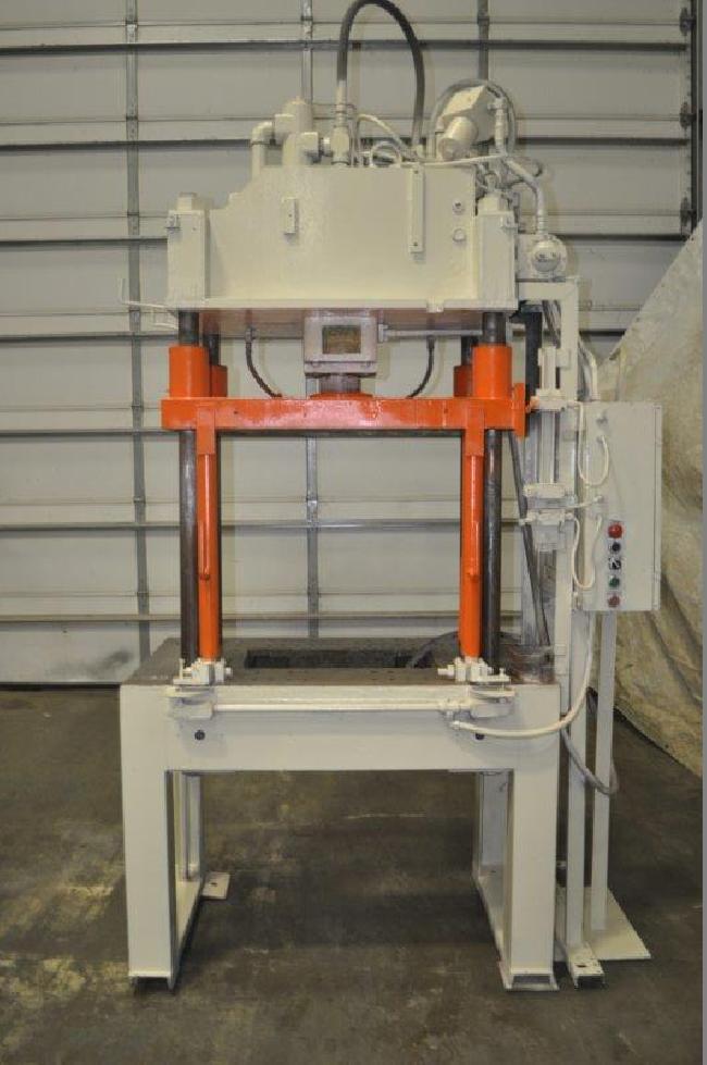 30 TON B & T 4 POST HYDRAULIC PRESS