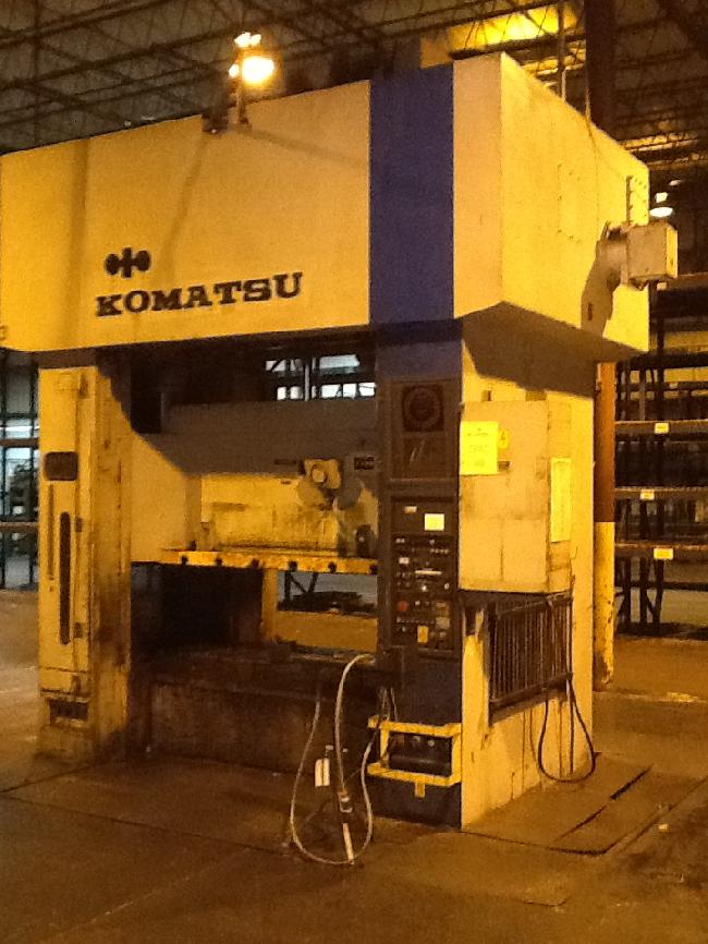 220 TON KOMATSU STRAIGHT SIDE DOUBLE CRANK PRESS