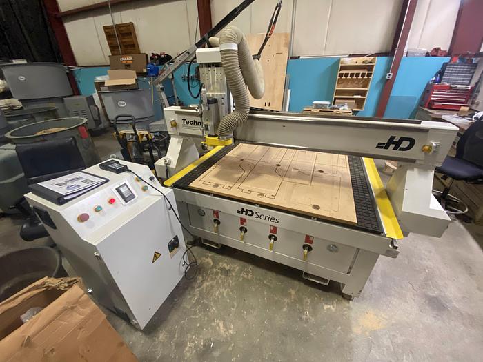 TECHNOCNC 5 X 10 CNC ROUTER WITH VACUUM HOLD DOWN PUMP AND DUST COLLECTOR