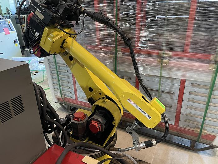 FANUC ARCMATE 120iB/10L MIG WELDING ROBOT WIRE FEEDER, TORCH, LINCOLN POWER WAVE 455M.