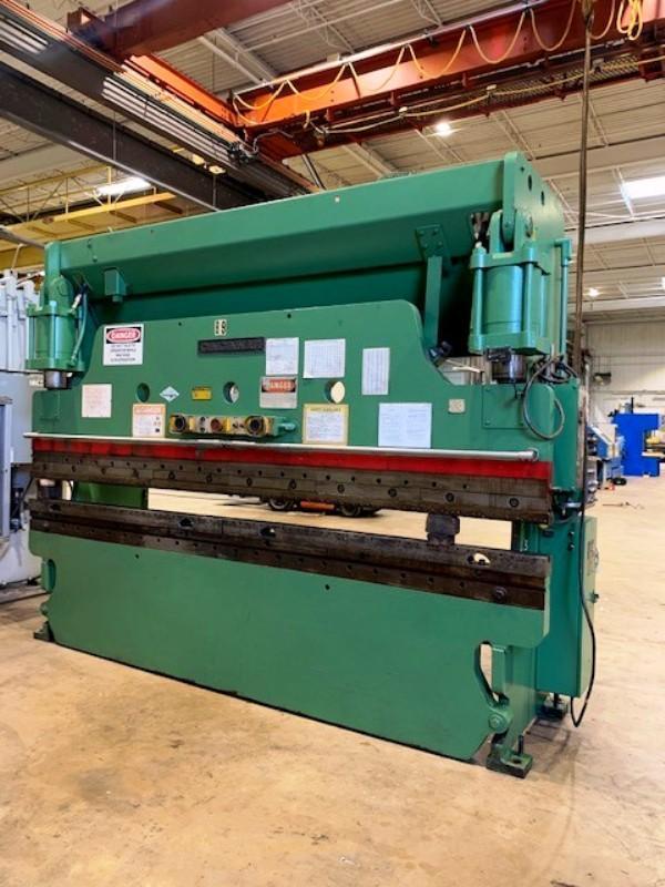 135 Ton x 12 Ft Cincinnati Hydraulic Press Brake Model 135CB10