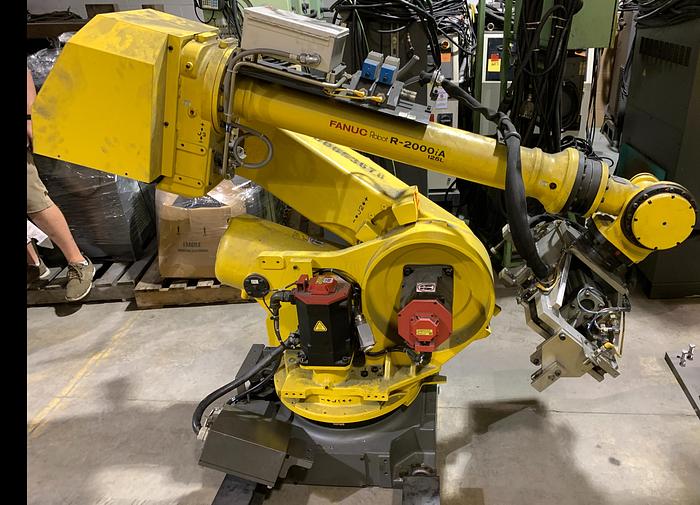 FANUC R2000iA/125L 6 AXIS CNC ROBOTS WITH RJ3iB CONTROLLERS