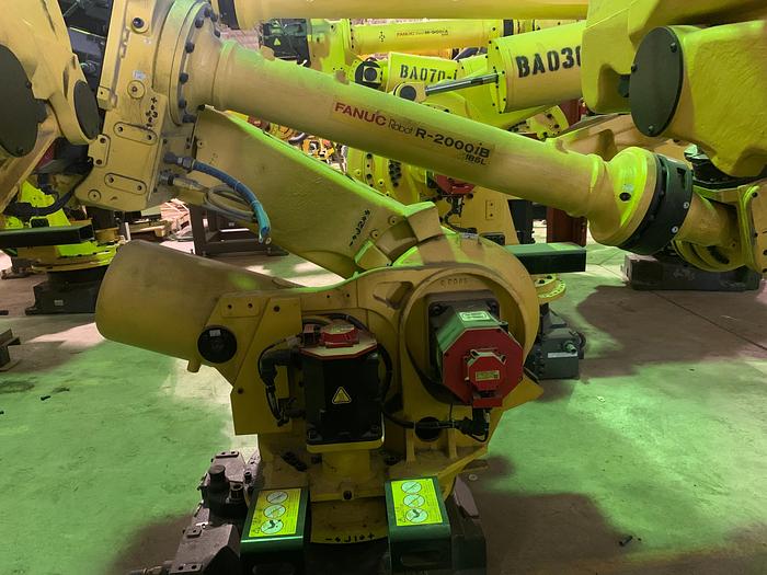 2013 FANUC R2000IB/185L 6 AXIS ROBOT 3,060 mm X 185 kg WITH R30iA CONTROLLER