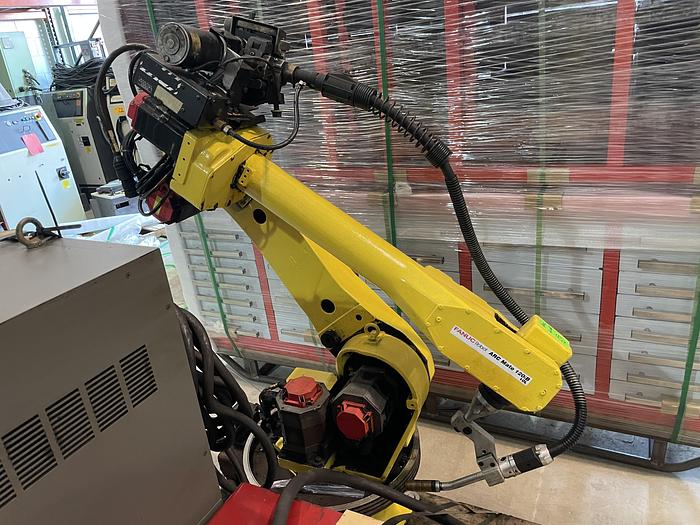 FANUC ARCMATE 120iB/10L MIG WELDING ROBOT WIRE FEEDER, TORCH, LINCOLN POWER WAVE 455M