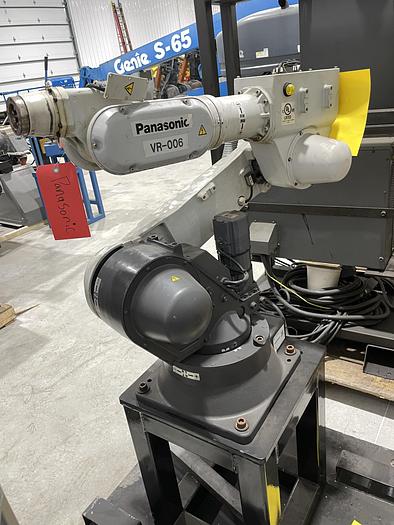 PANASONIC MODEL YA1NAR61U04 6 AXIS 6 KG ROBOT WITH CONTROLLER FOR PARTS