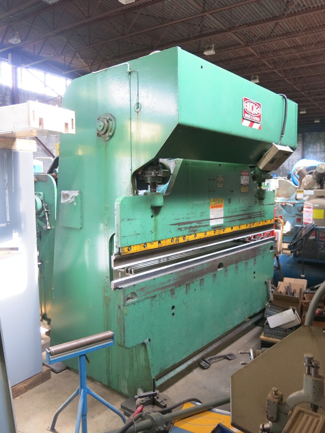 Chicago 8′ Press Brake 36 Ton with Autogage CNC 99 Back Gauge