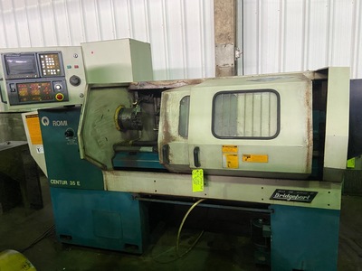 ROMI CENTUR 35E - Horizontal Lathe