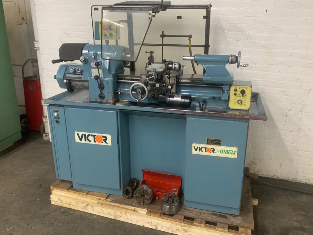 5946-440 Victor (Hardinge HLVH-EM Type) 11″ x 18″ Precision Inch/Metric Toolroom Lathe