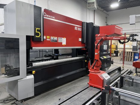 110 TON AMADA HG1003 ARS ROBOTIC BENDING CELL AUTOMATIC TOOL CHANGER,MFG:2018   Our stock number: 12425