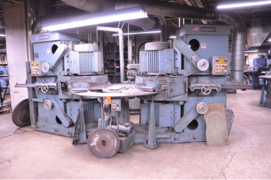 GARDNER 36 IN. MODEL 4V36M-36 TANDEM SPRING GRINDER, WITH DRESSER, 25-HP SPINDLE MOTORS,