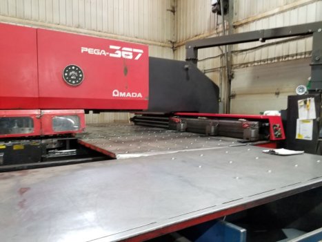 33 TON AMADA PEGA 367, FANUC O4PC,58 STATION, 2 A/I, MFG:1990   Our stock number: 12520