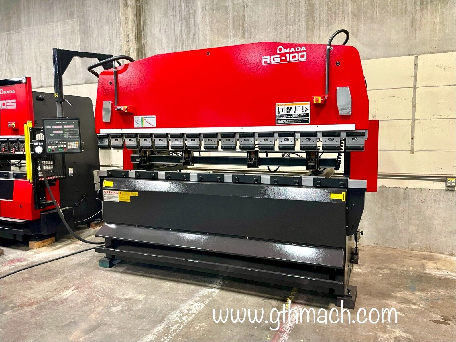 2000 Amada RG-100 CNC Press Brake With NC9-EXII Control