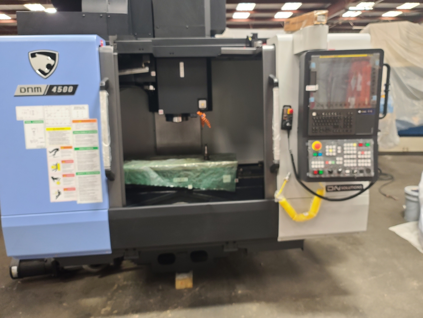 DN SOLUTIONS VERTICAL MACHINING CENTER