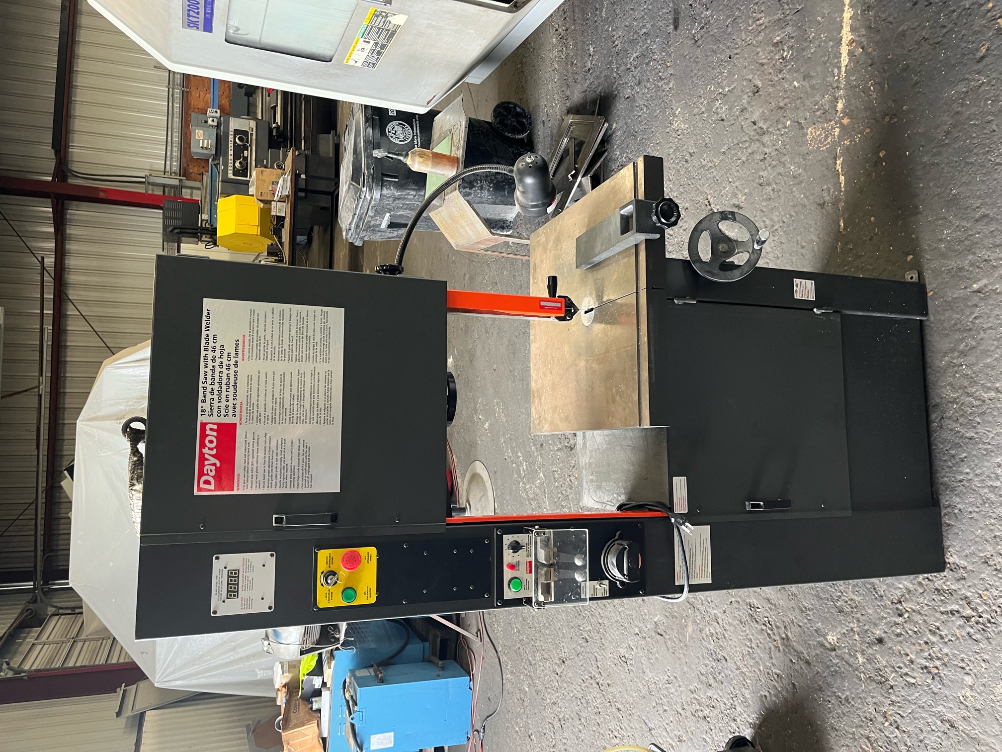 DAYTON Vertical Band Saw