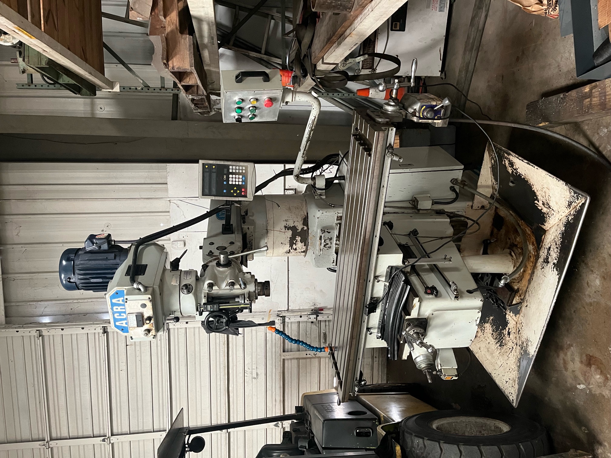 Acra AM5AC Knee Type Milling Machine