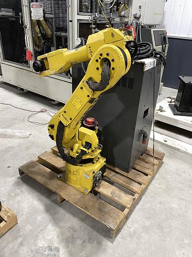 FANUC ARCMATE 120iB 6 AXIS ROBOT WITH RJ3iB CONTROLLER